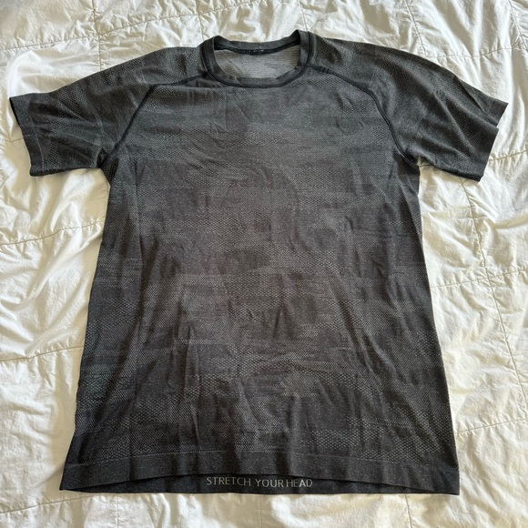 Men’s Lululemon Running Tshirt - Picture 1 of 7